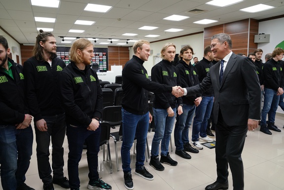 Радий Хабиров пожелал «Салавату Юлаеву» удачи в плей-офф Континентальной хоккейной лиги Радий Хабиров пожелал «Салавату Юлаеву» удачи в плей-офф Континентальной хоккейной лиги