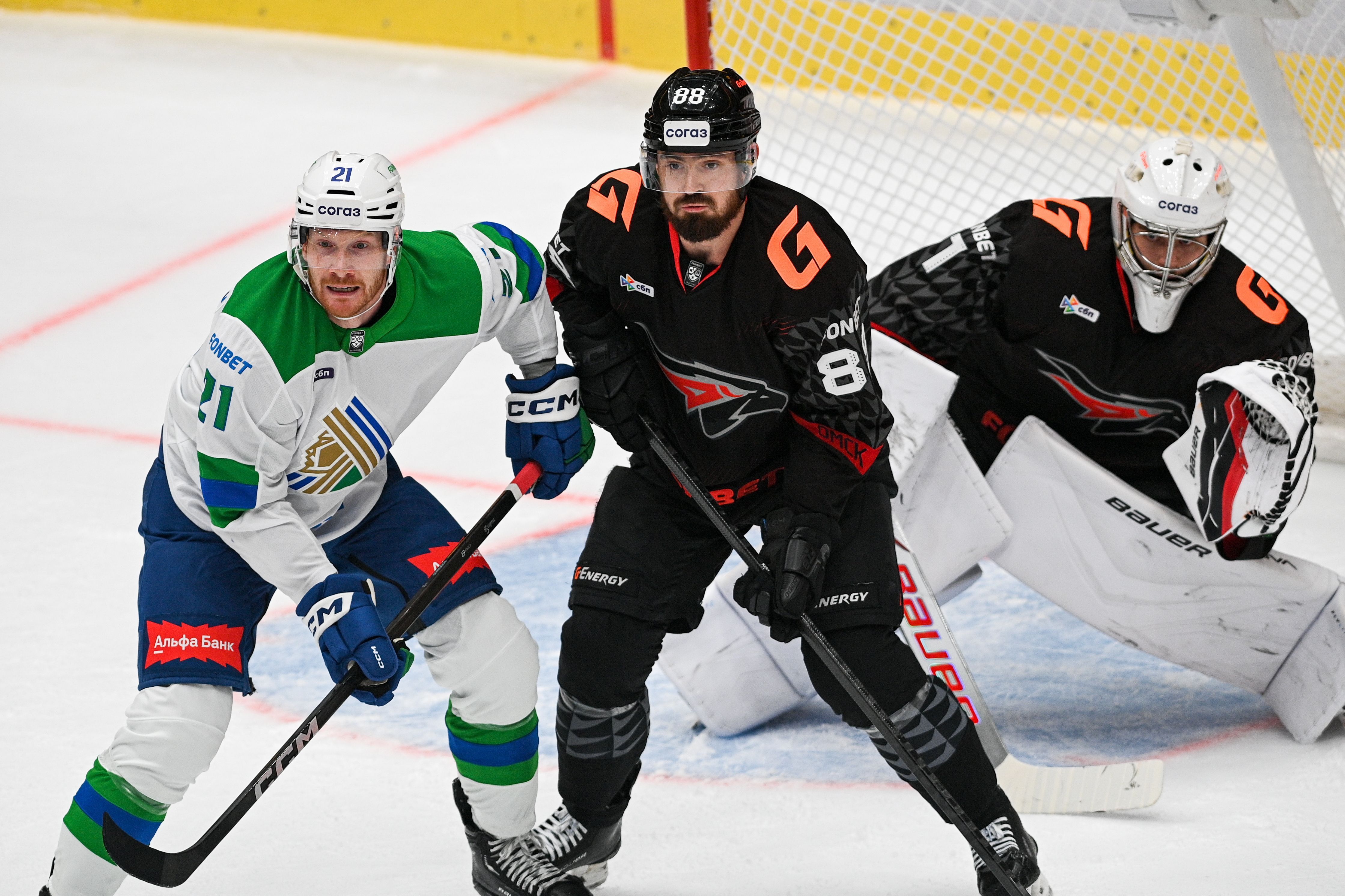 «Салават Юлаев» на выезде уступил «Авангарду»