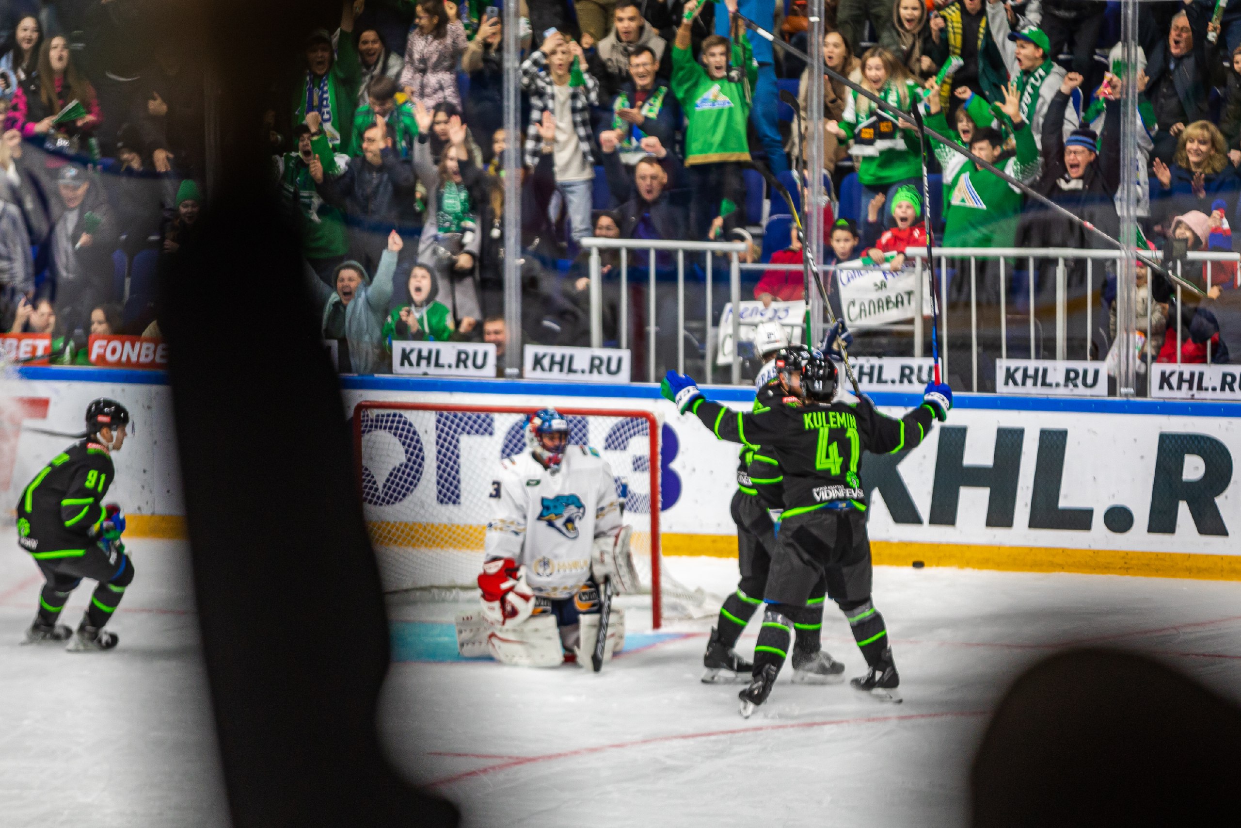 Хк салават юлаев 2007. Пустозеров хоккеист салават юлаев. Салават юлаев чемпион 2011. Салават выиграл. Мерфи хоккеист салават юлаев.