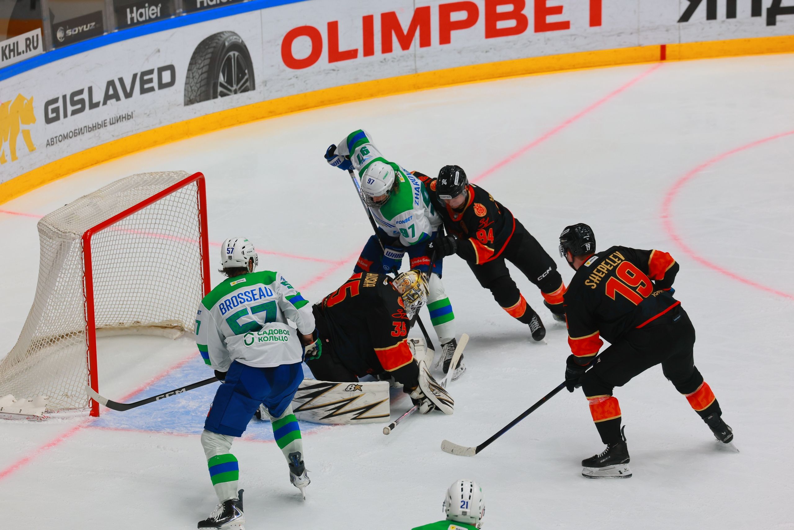 «Салават Юлаев» уступил «Адмиралу» во Владивостоке