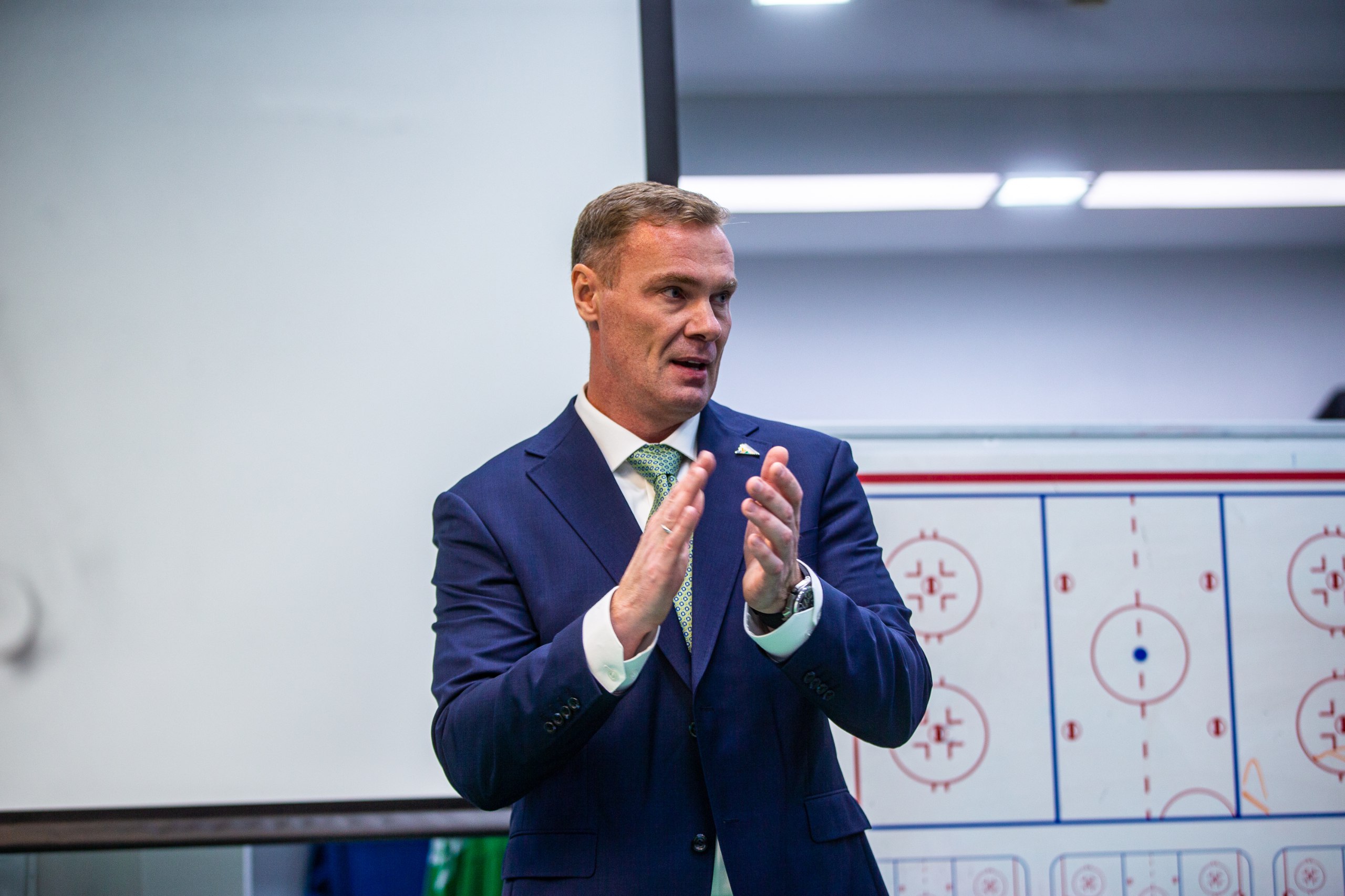 Виктор Козлов: «Несмотря на пропущенные шайбы, я доволен Вязовым»