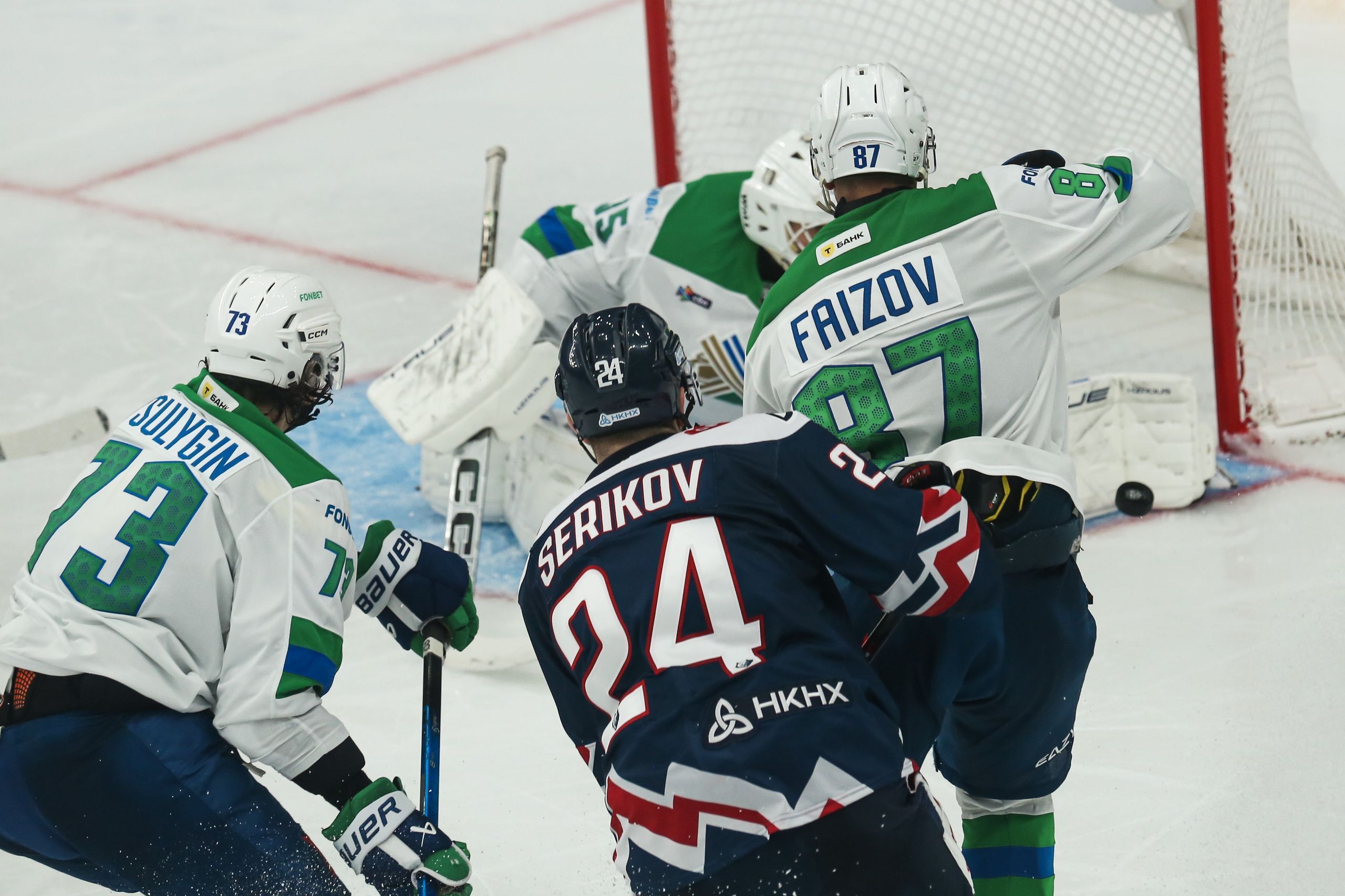 Артур Фаизов: «Положительные эмоции от первого очка в КХЛ. Рад, что победили»