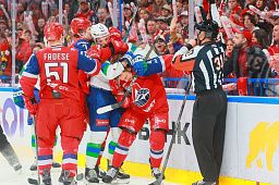 «Салават Юлаев» уступил «Локомотиву» во втором матче серии