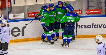 «Толпар» разгромил «Белых Медведей» в Уфе «Толпар» разгромил «Белых Медведей» в Уфе