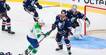 «Салават Юлаев» уступил на выезде «Нефтехимику» «Салават Юлаев» уступил на выезде «Нефтехимику»