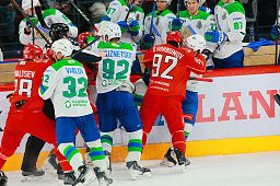 «Салават Юлаев» уступил «Автомобилисту» в первом матче серии