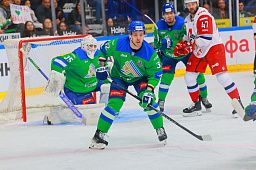 «Салават Юлаев» уступил «Локомотиву» в третьем матче серии