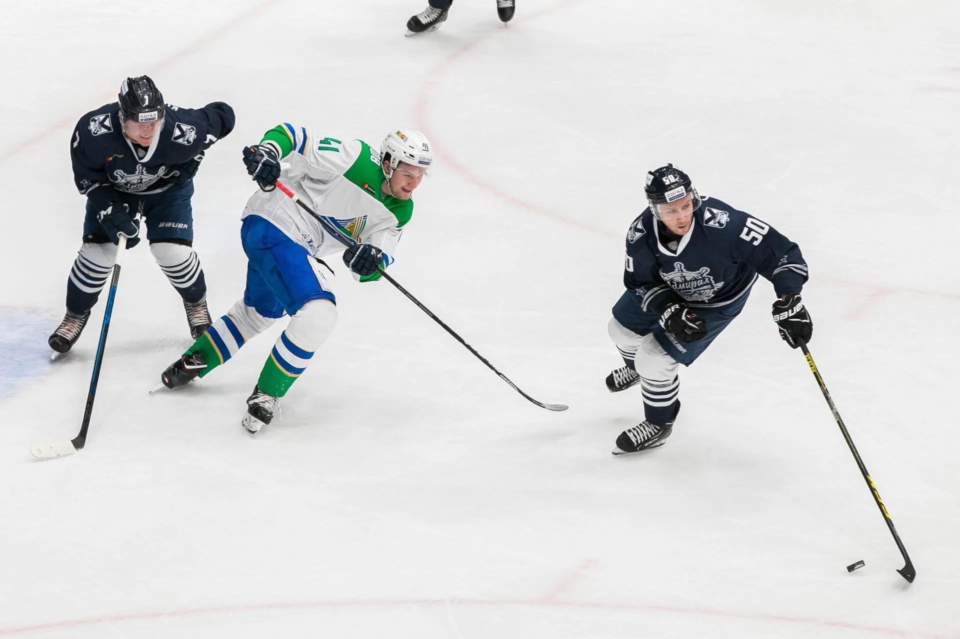 «Салават Юлаев» и «Адмирал» произвели обмен