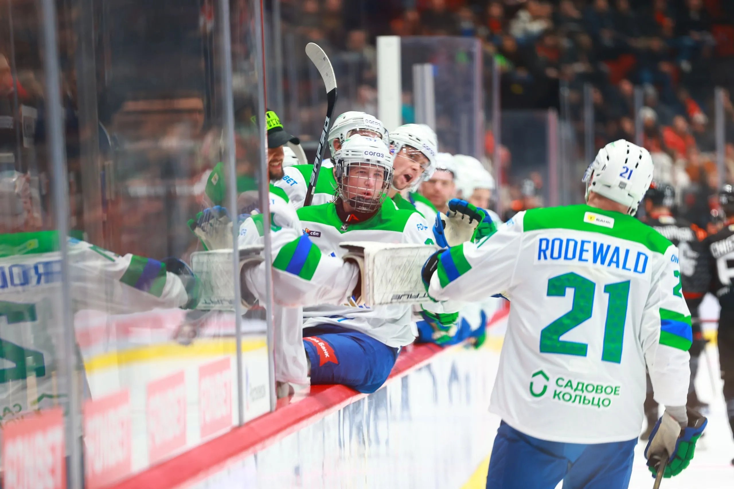 «Салават Юлаев» на выезде победил «Авангард»