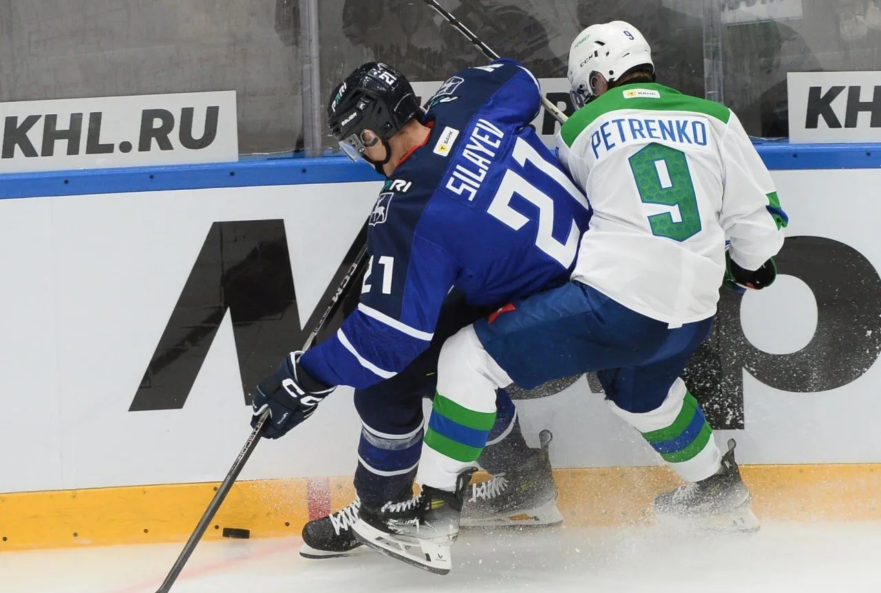 «Салават Юлаев» уступил «Торпедо» в стартовом матче сезона