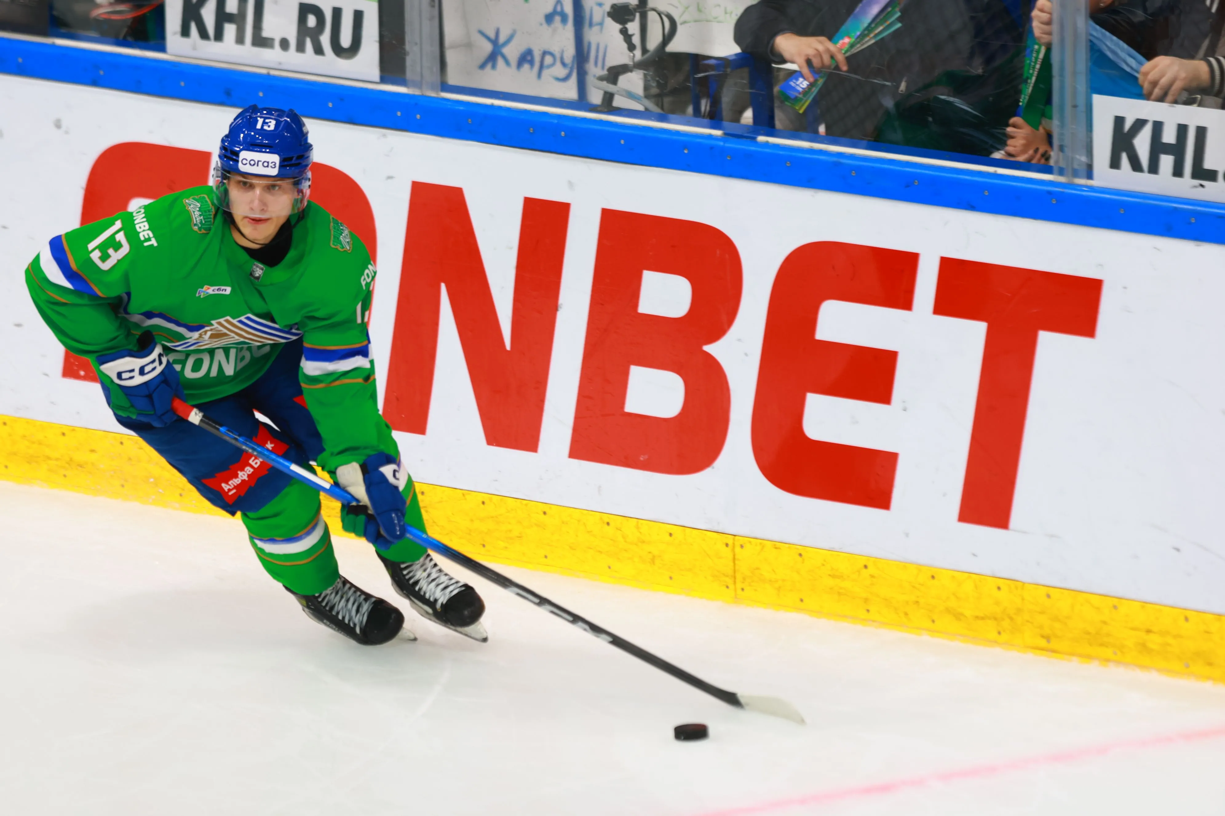 Артём Горшков: «Кто выигрывает борьбу, тот играет с шайбой»